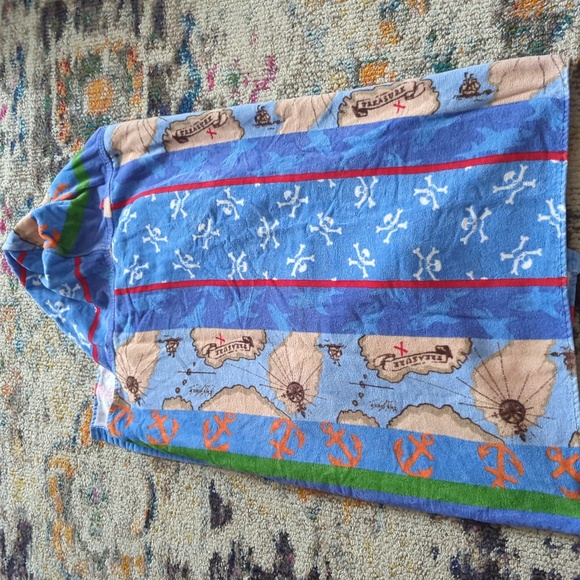 Kids Hooded Wrap Around Beach towel Pirate Theme - Picture 3 of 5